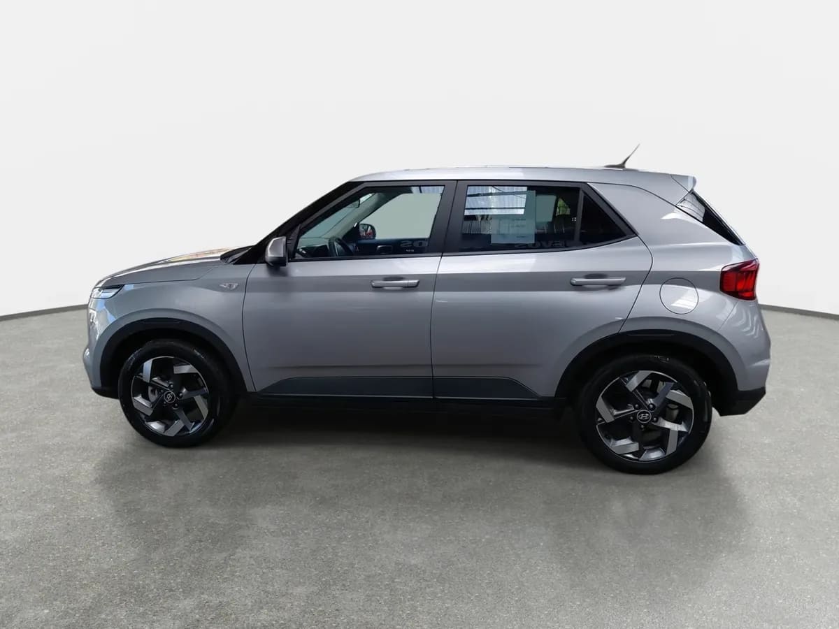 Hyundai Venue 1.6 Qx Go 4x2 Mt 5p año 2026