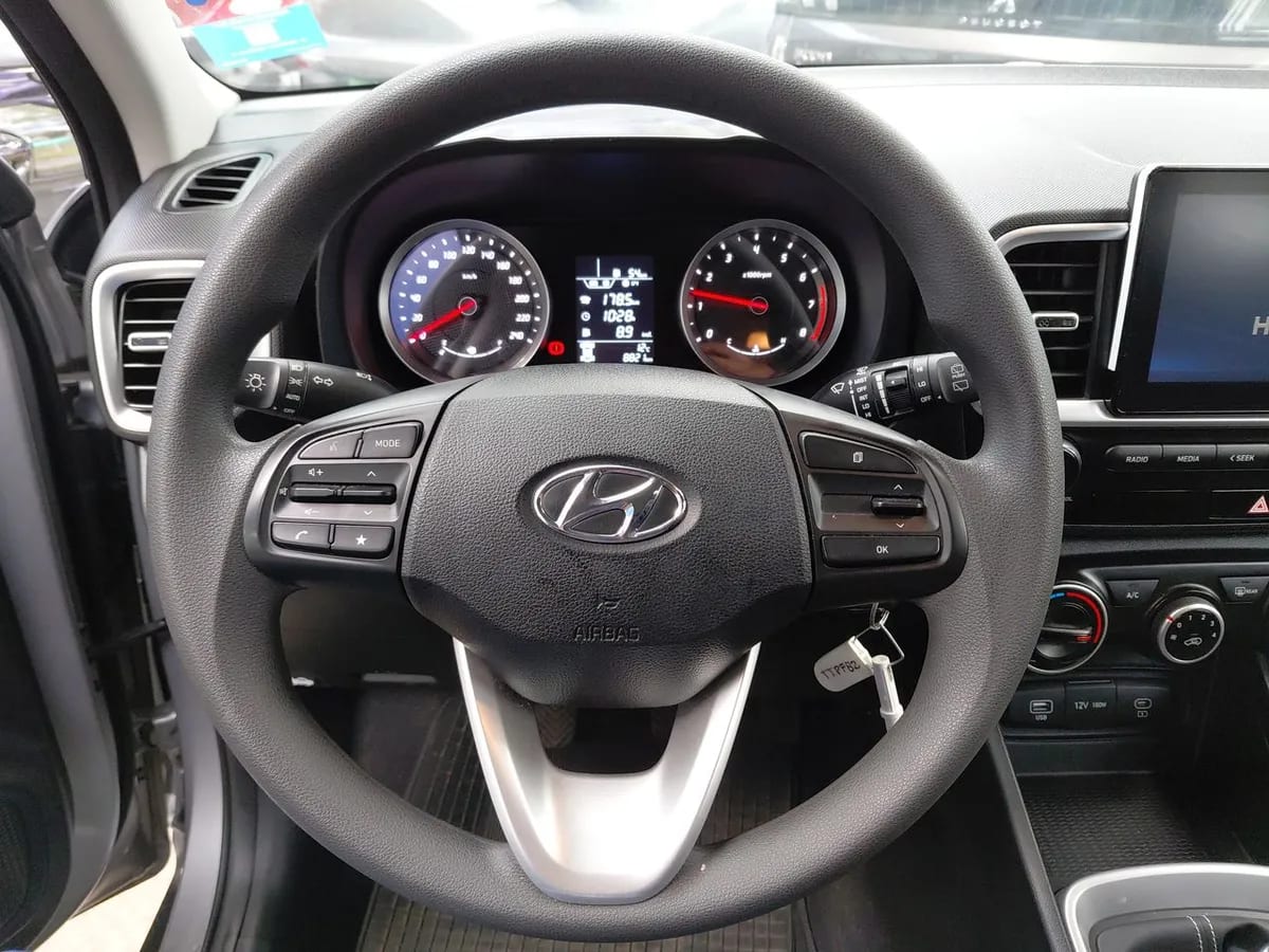 Hyundai Venue 1.6 Qx Go 4x2 Mt 5p año 2026