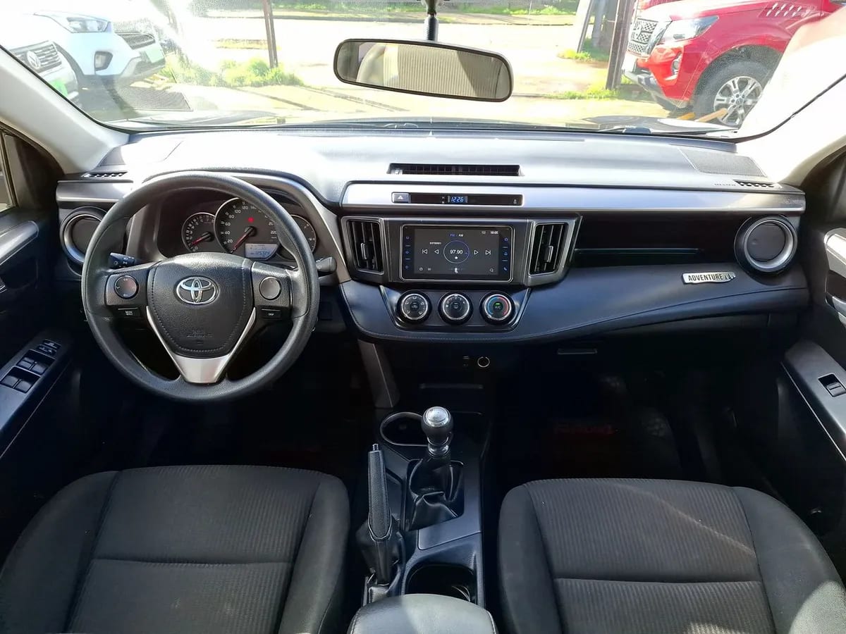 Toyota Rav 4 2.0 Adventure 4x2 Lujo Mt 5p año 2019