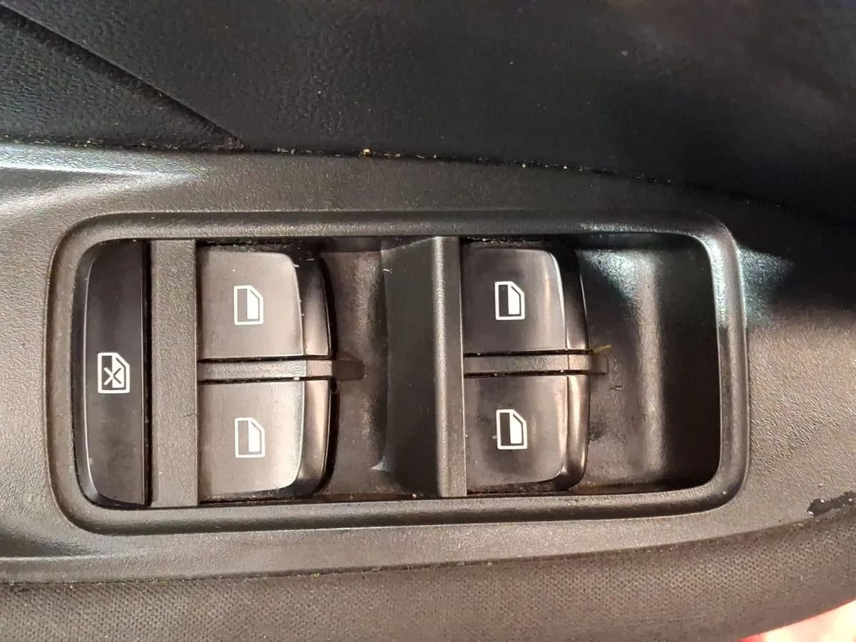 MG Mg Zs 1.5 Std 4x2 Mt 5p año 2023