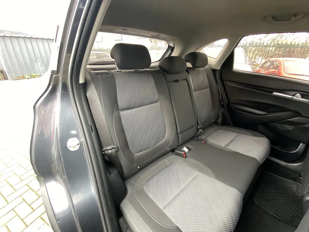 Kia Seltos 1.6 Ex 4x2 6at 5p año 2021