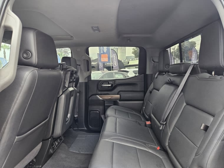 Chevrolet Silverado Silverado 5.3l Lt Tb At 4wd año 2022