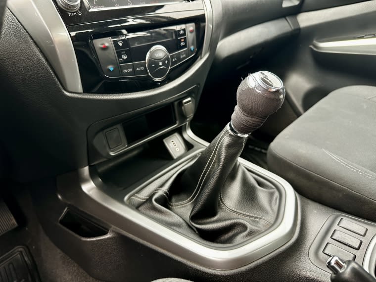 Nissan Navara 2.3 Dc Se Mt 4x4 Diesel año 2023