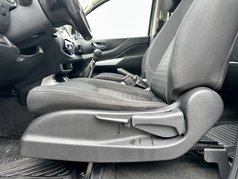 Nissan Navara 2.3 Dc Se Mt 4x4 Diesel año 2023