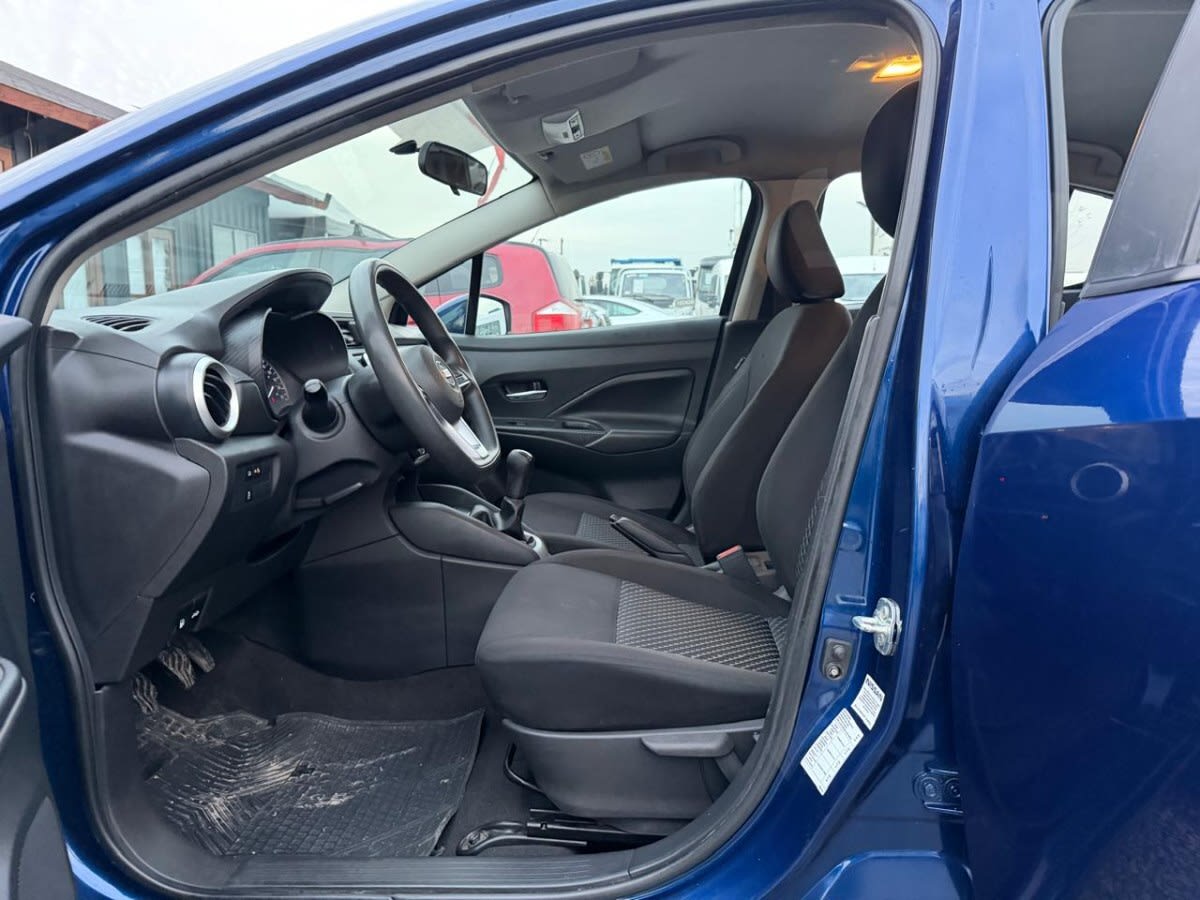 Nissan Versa Sense 1.6 Mt5 año 2022