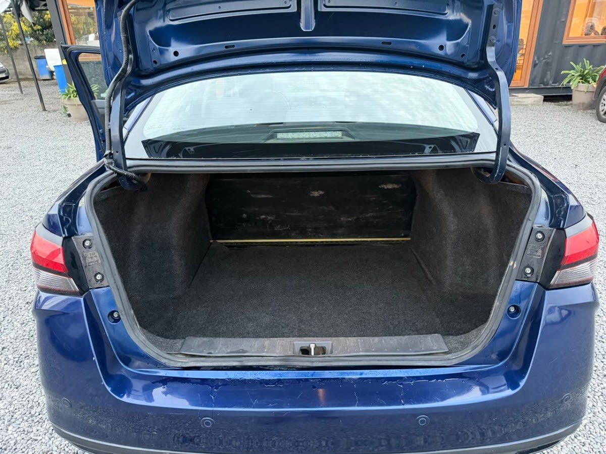 Nissan Versa Sense 1.6 Mt5 año 2022