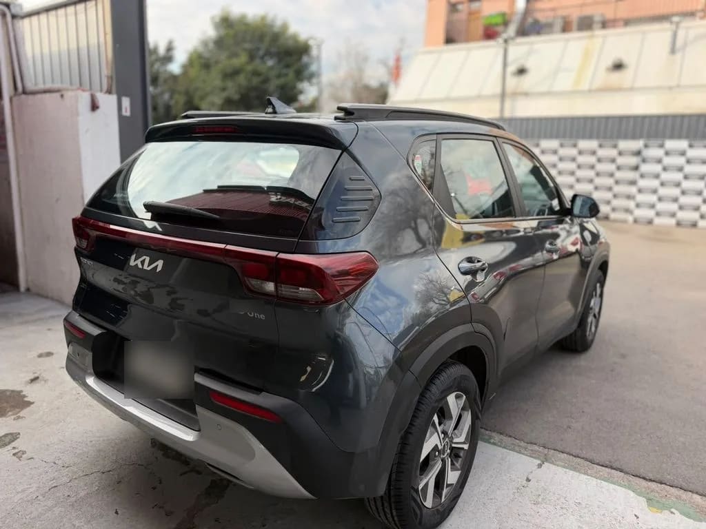 Kia Sonet 1.5 Ex 4x2 6mt 5p año 2023