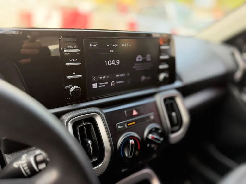 Kia Sonet 1.5 Ex 4x2 6mt 5p año 2023