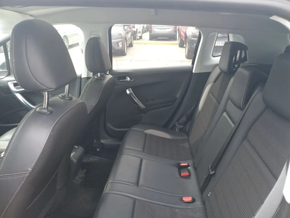 Peugeot 2008 1.5 Allure Bluehdi Diesel At 5p año 2019