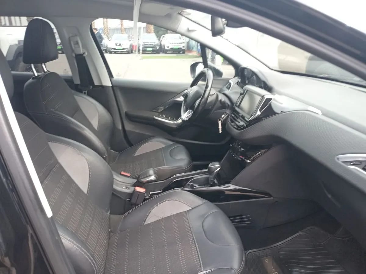 Peugeot 2008 1.5 Allure Bluehdi Diesel At 5p año 2019
