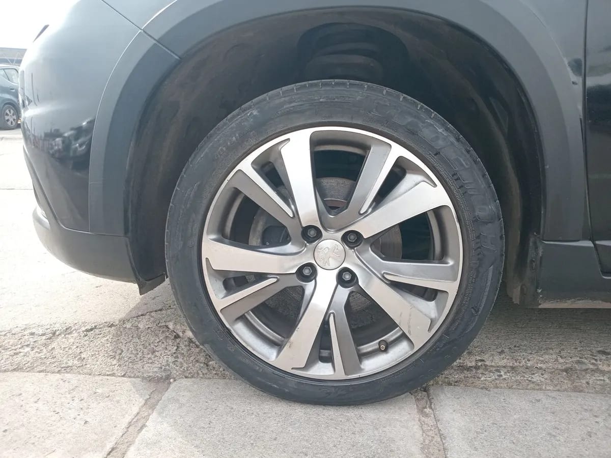 Peugeot 2008 1.5 Allure Bluehdi Diesel At 5p año 2019