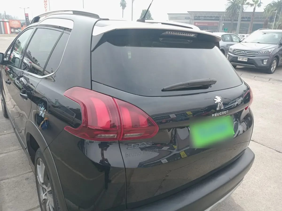 Peugeot 2008 1.5 Allure Bluehdi Diesel At 5p año 2019