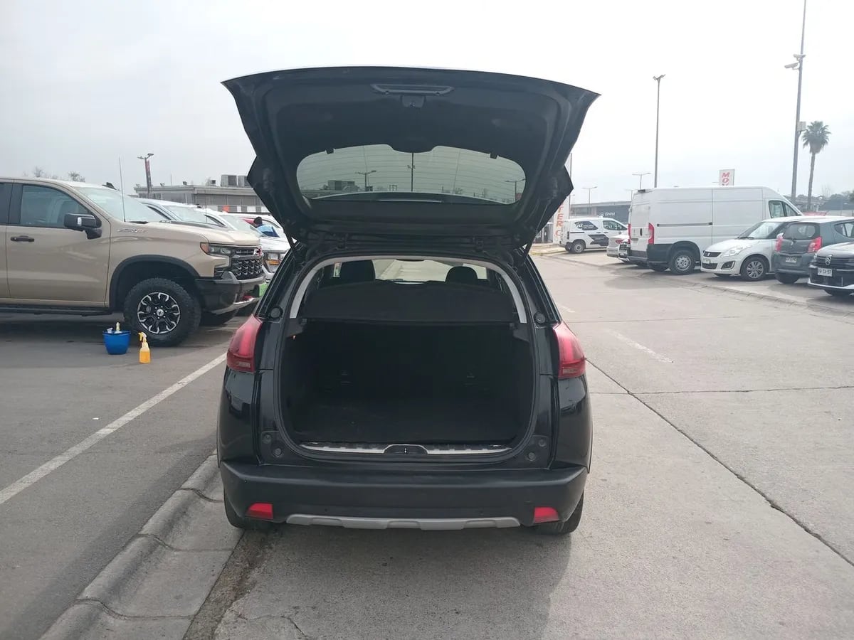 Peugeot 2008 1.5 Allure Bluehdi Diesel At 5p año 2019