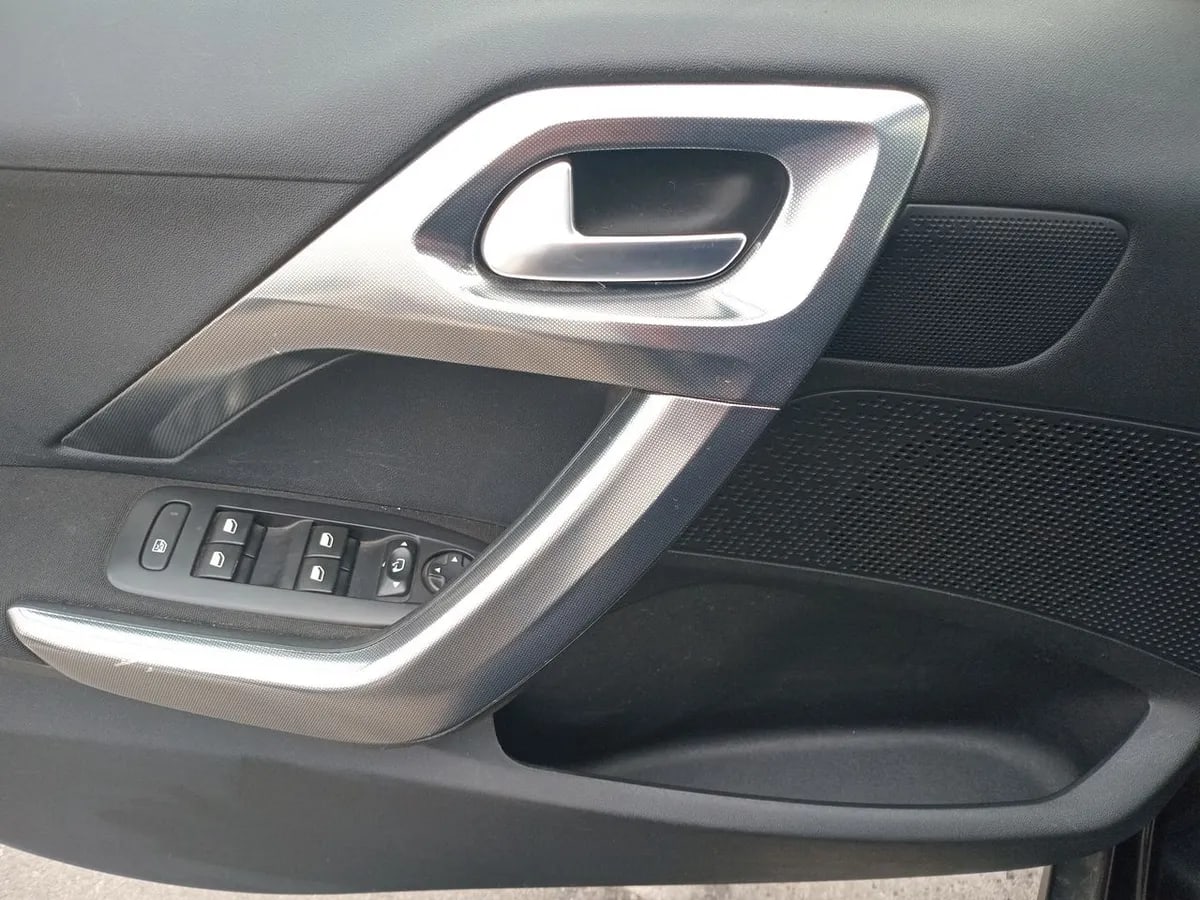 Peugeot 2008 1.5 Allure Bluehdi Diesel At 5p año 2019