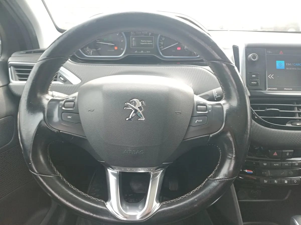 Peugeot 2008 1.5 Allure Bluehdi Diesel At 5p año 2019