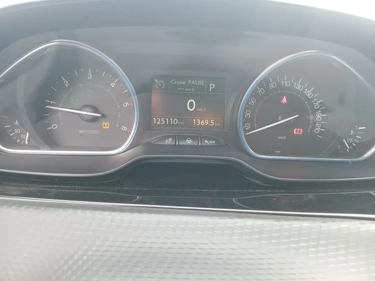 Peugeot 2008 1.5 Allure Bluehdi Diesel At 5p año 2019