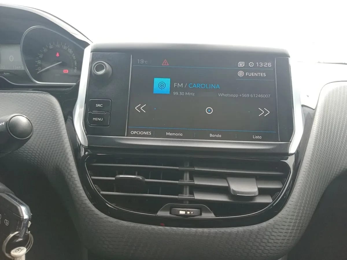Peugeot 2008 1.5 Allure Bluehdi Diesel At 5p año 2019