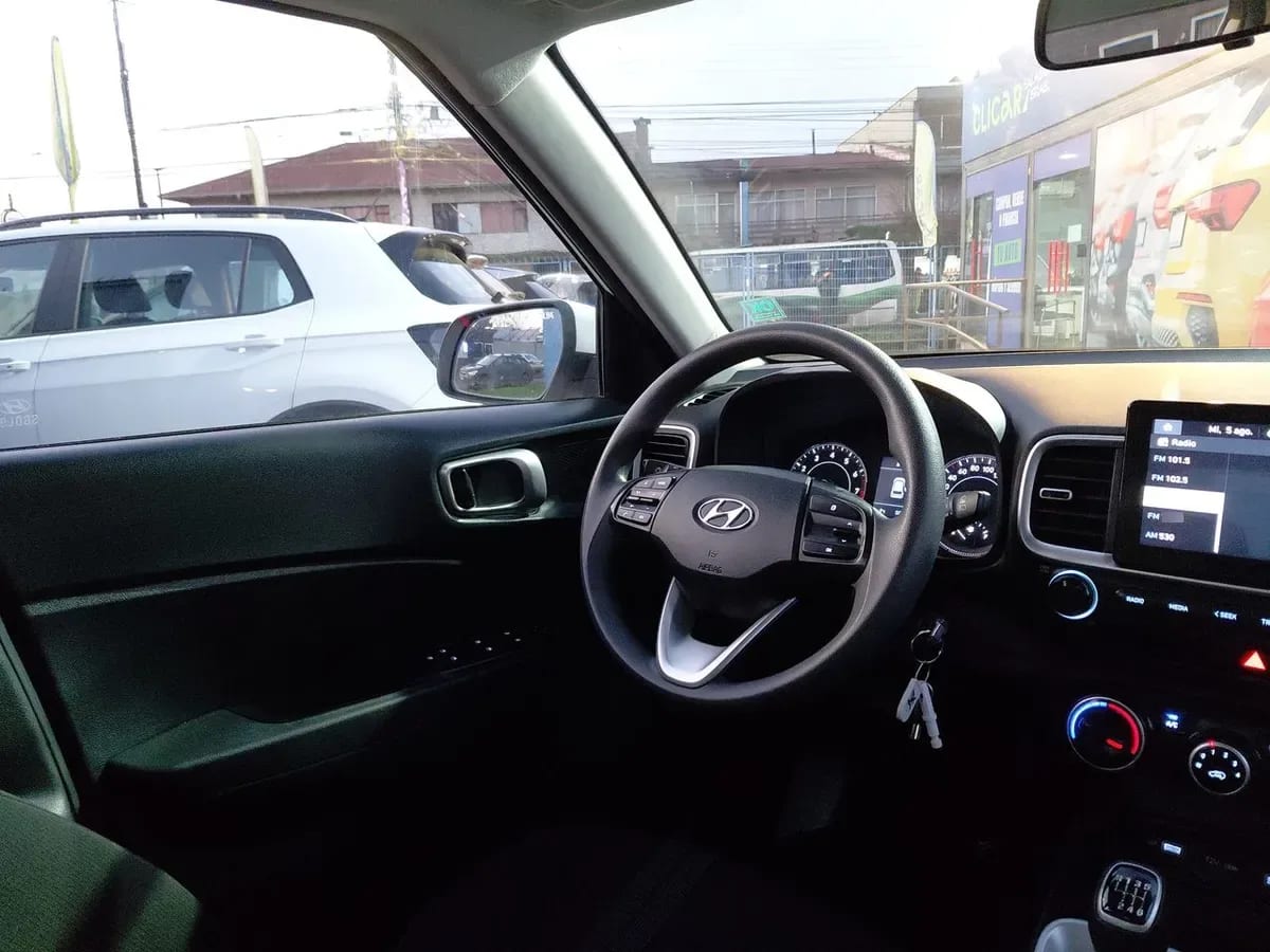 Hyundai Venue 1.6 Qx Plus 4x2 Mt 5p año 2023
