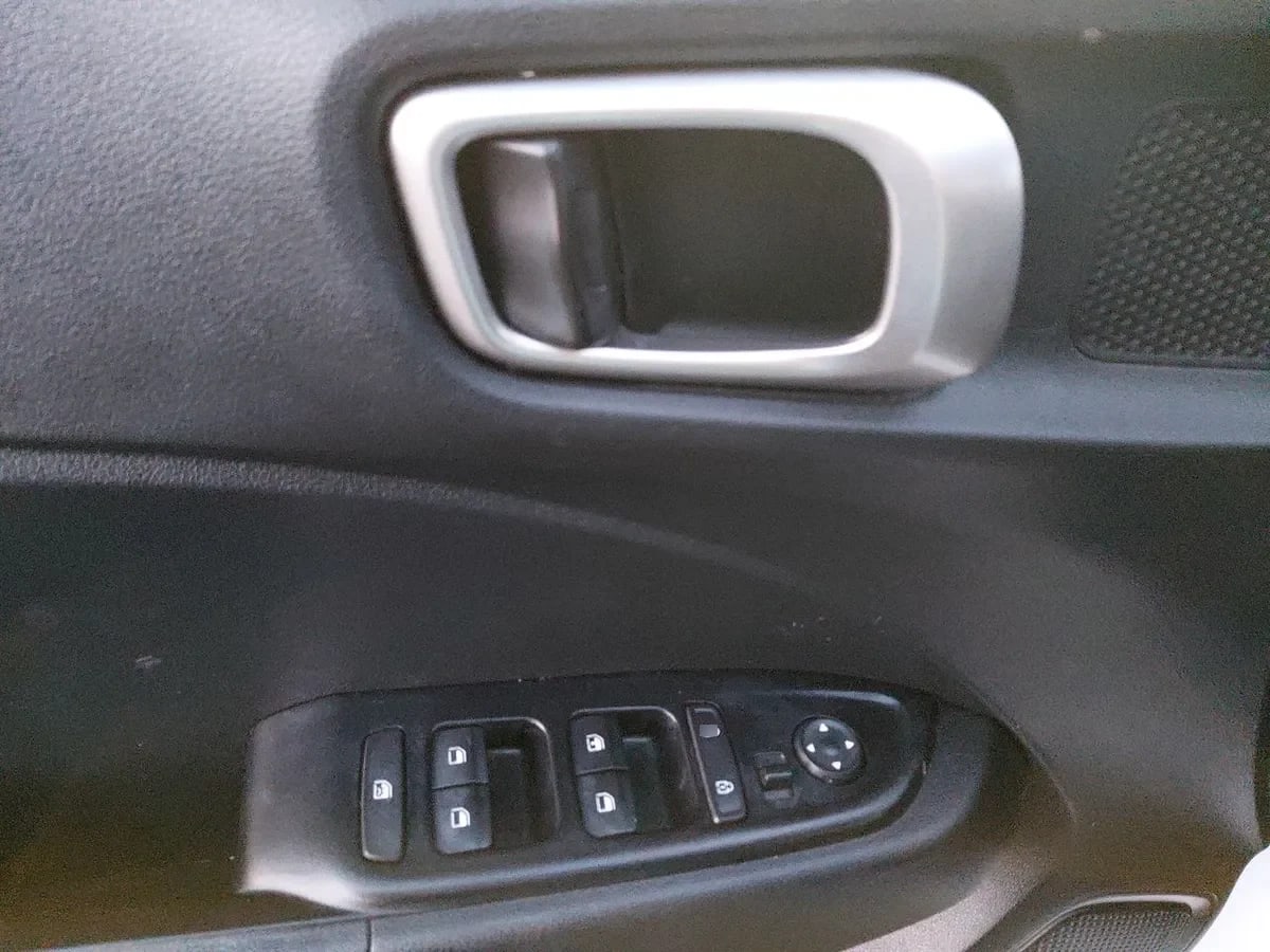 Hyundai Venue 1.6 Qx Plus 4x2 Mt 5p año 2023