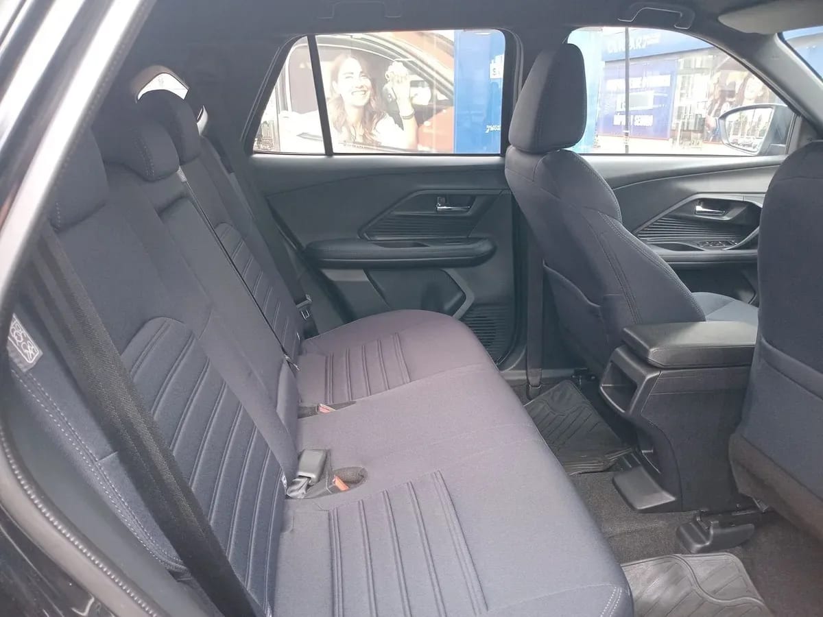 Toyota Yaris Cross 1.5 Xi 4x2 5mt 5p año 2025