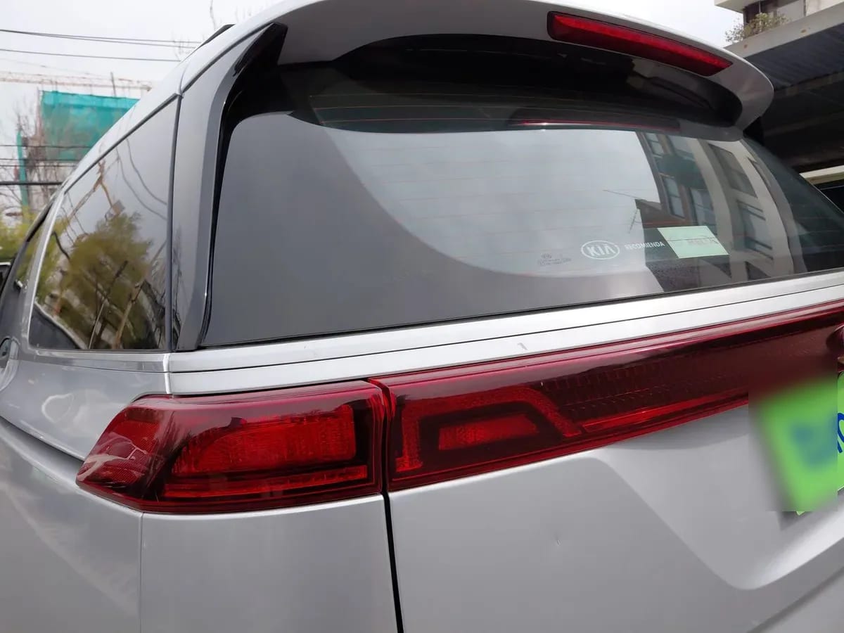 Kia Carnival 3.5 Ex 4x2 8at 5p año 2021