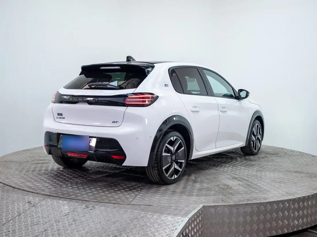 Peugeot 208 208 Mca Gt Electric año 2026