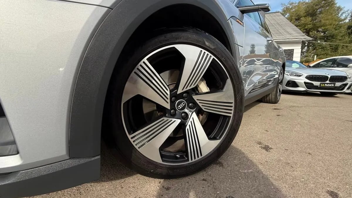 Audi E Tron Quattro año 2022