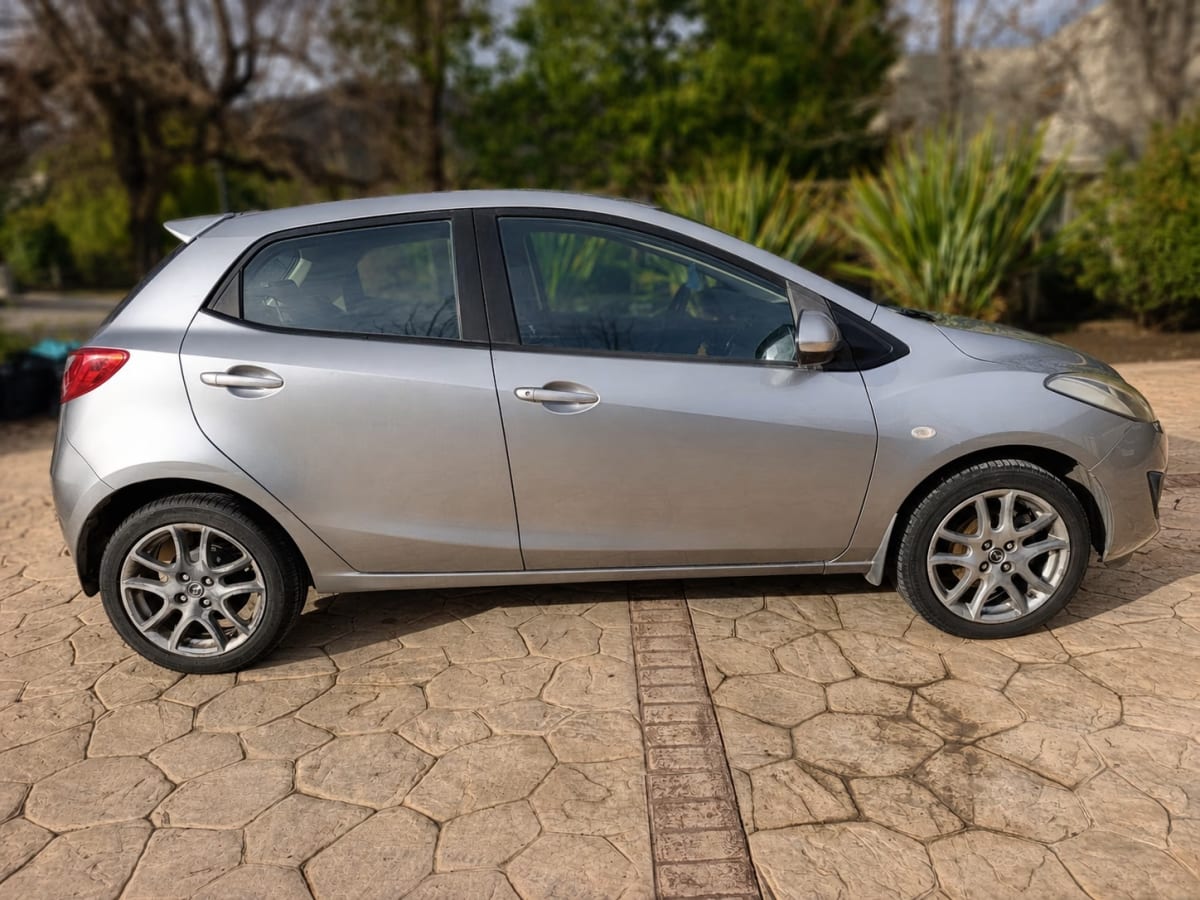 Mazda 2 Sport Gt año 2015