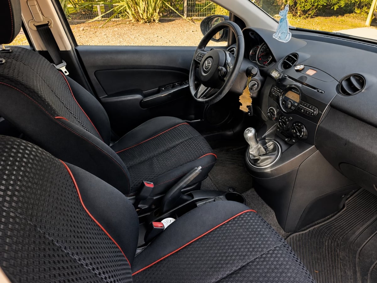 Mazda 2 Sport Gt año 2015