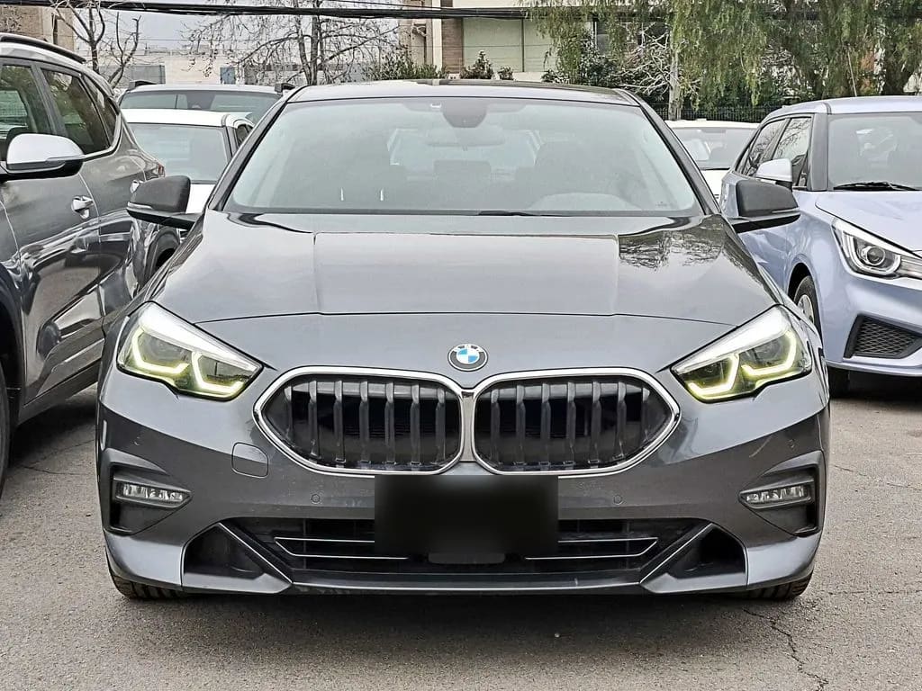 BMW 218 At año 2021