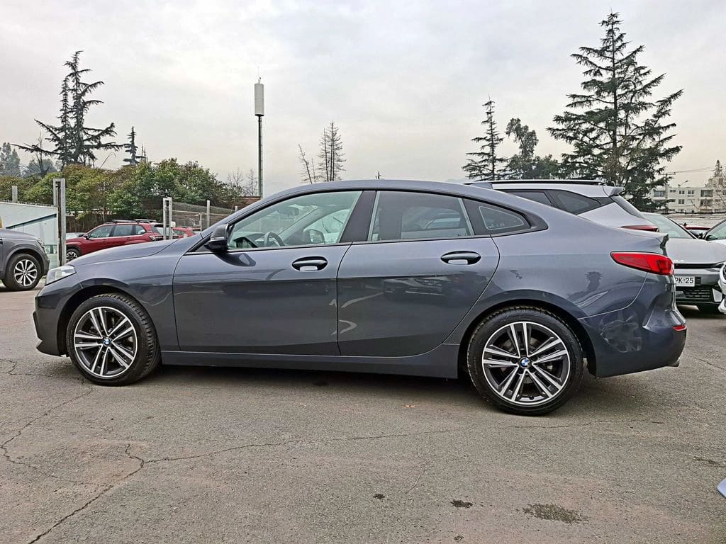 BMW 218 At año 2021