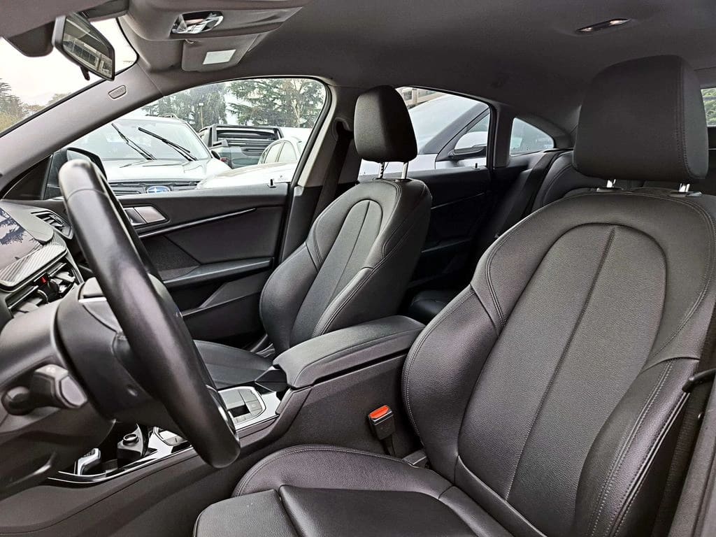 BMW 218 At año 2021