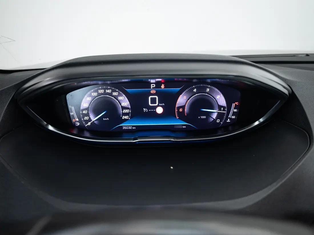 Peugeot 3008 1.5 Allure Pack Bluehdi 130 At Diesel año 2025