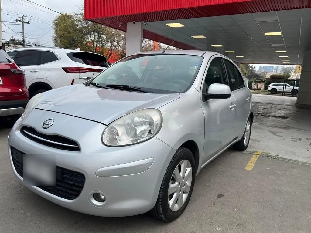 Nissan March Gl año 2014