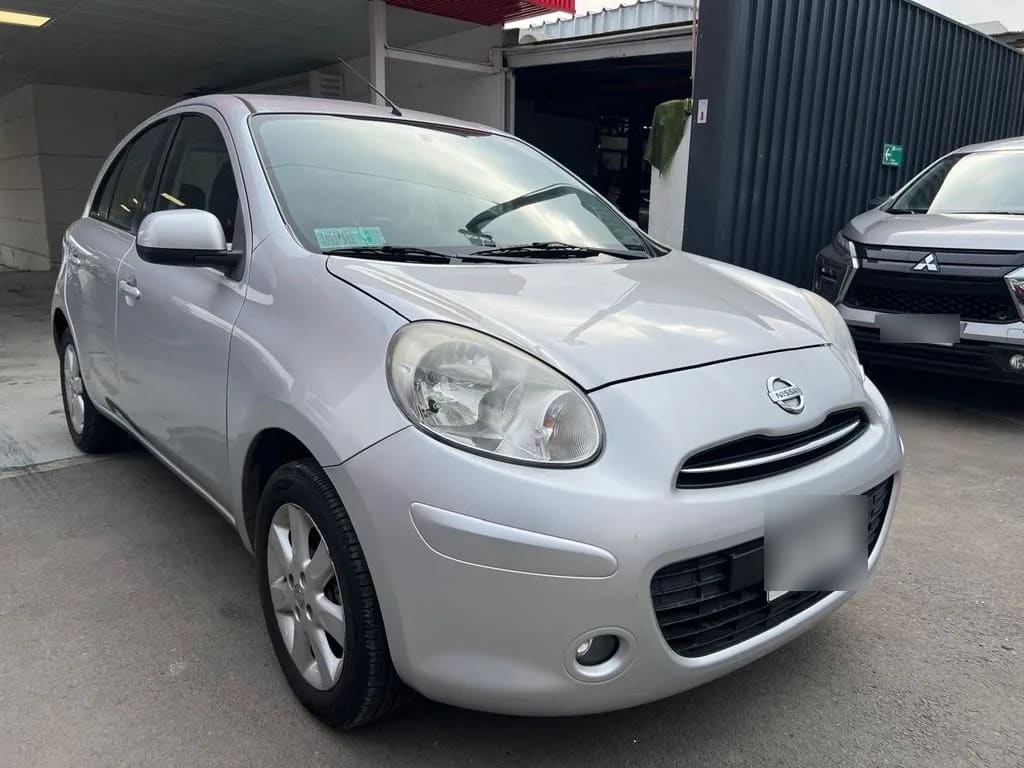 Nissan March Gl año 2014