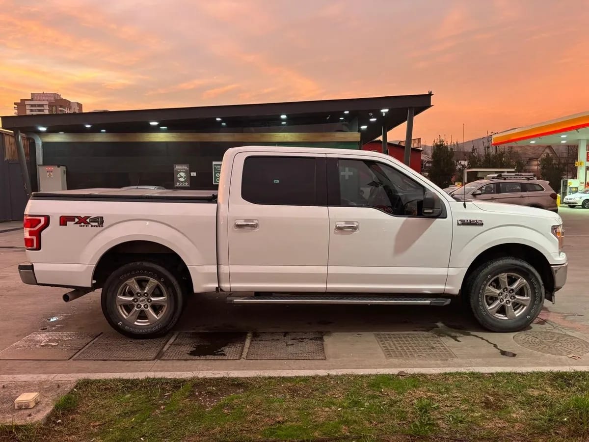 FORD F-150 5.0 Xlt Cc At 4x4 año 2019
