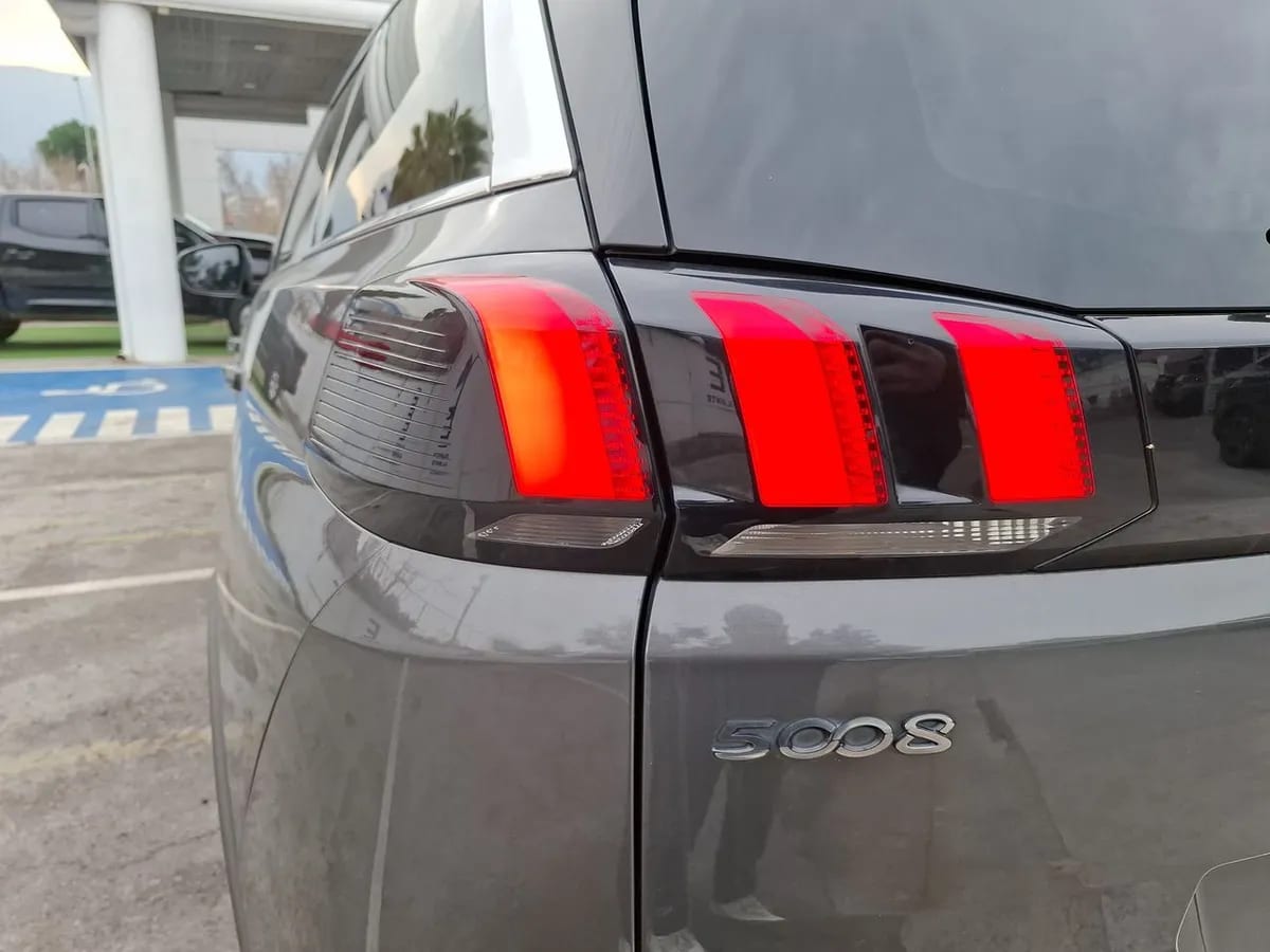 Peugeot 5008 2.0 Gt Bluehdi 180 Eat8 5p año 2020