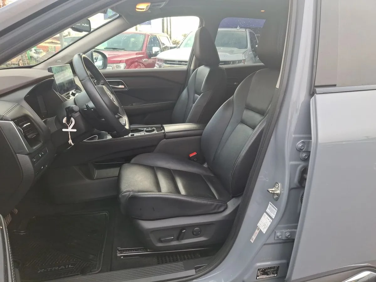 Nissan X-Trail 2.5 Exclusive 4x4 3row Cvt At 5p año 2024