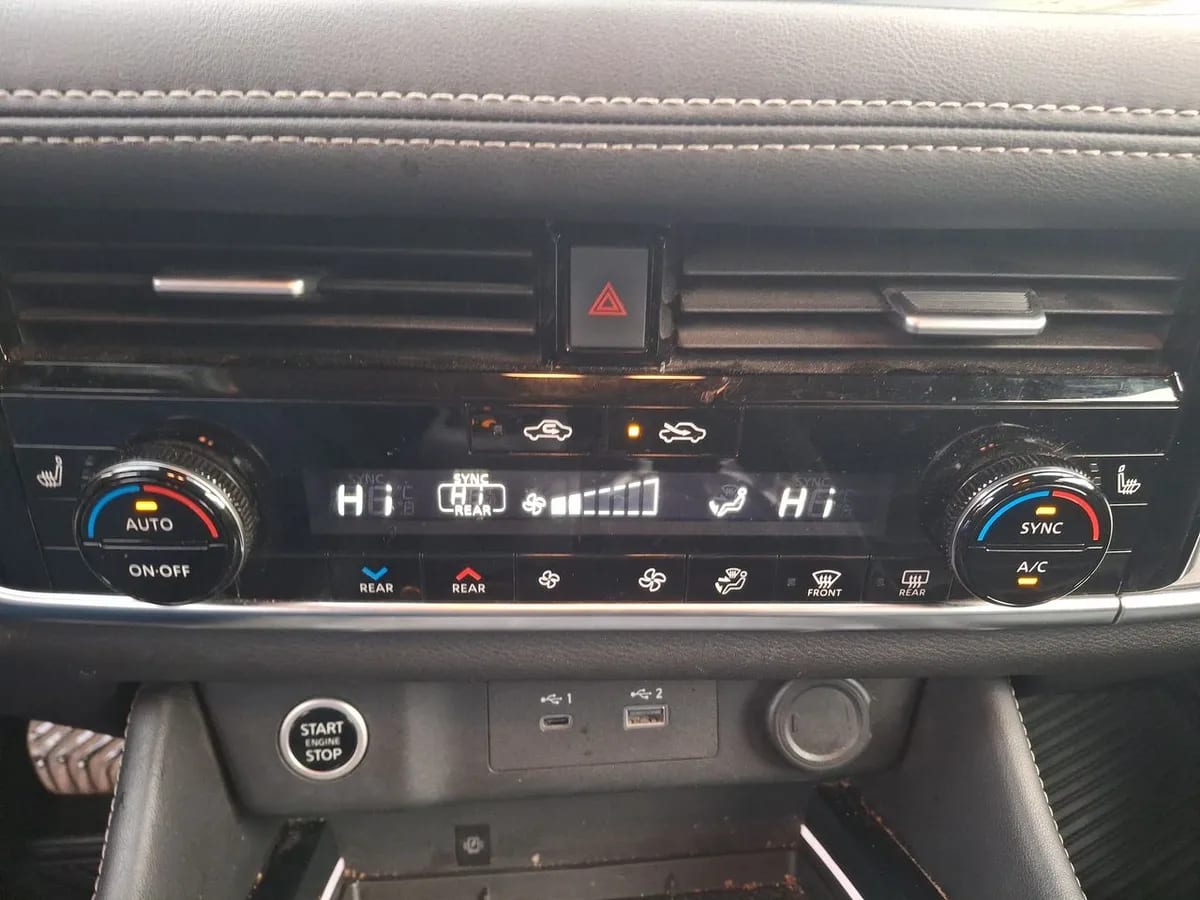 Nissan X-Trail 2.5 Exclusive 4x4 3row Cvt At 5p año 2024