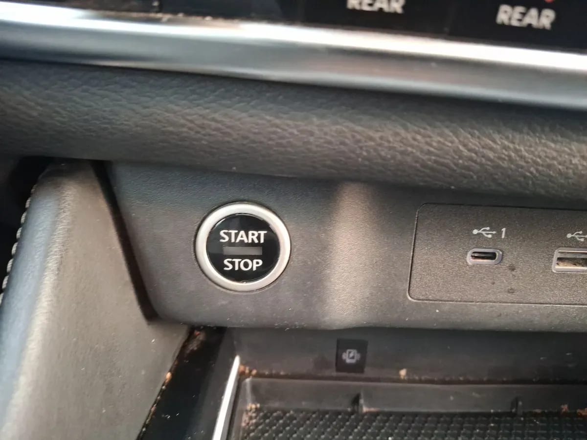 Nissan X-Trail 2.5 Exclusive 4x4 3row Cvt At 5p año 2024
