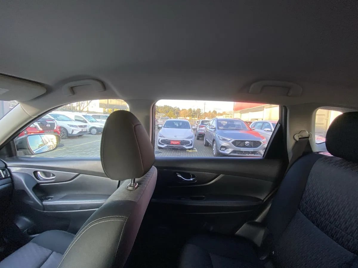 Nissan X-Trail 2.5 Sense 4x2 3row Cvt At 5p año 2023