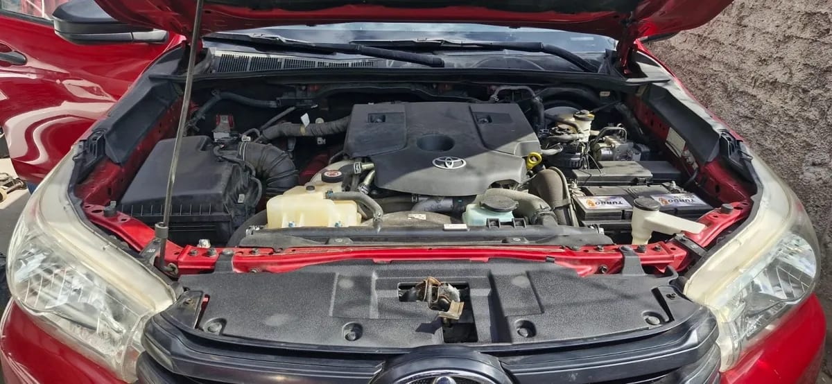 Toyota Hilux 2.4 4×4 Mt Sr Diesel año 2020