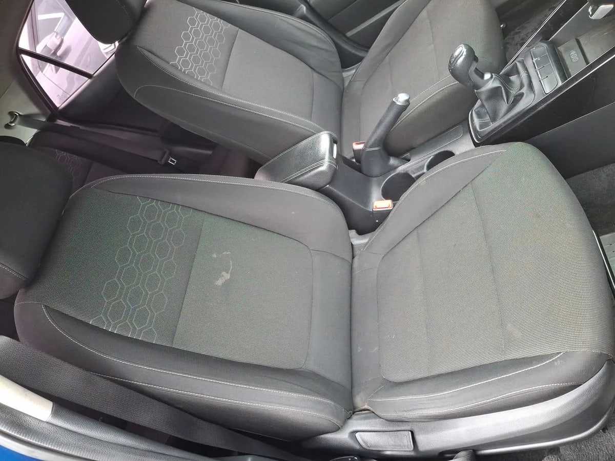 Kia Rio 5 1.4 Ex 4x2 Ac Ci 6mt 5p año 2021