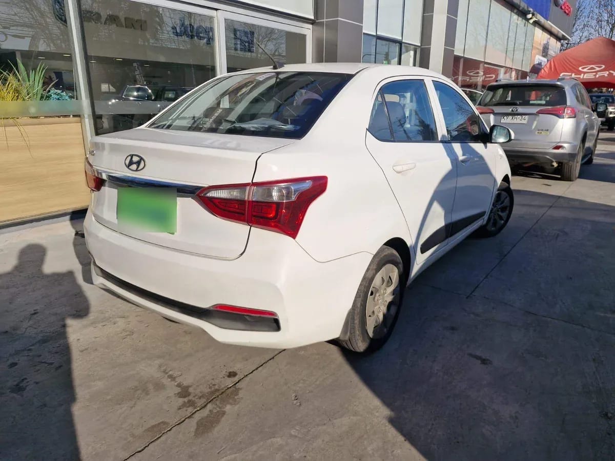 Hyundai Grand I10 1.2l Gls Full Abs Ac 2ab 5mt 4p año 2018