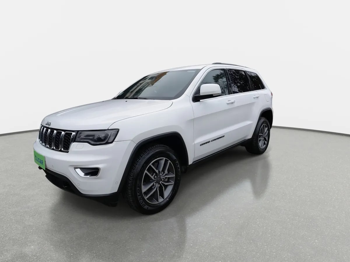 Jeep Grand Cherokee 3.6 Laredo 4x2 At 5p año 2019