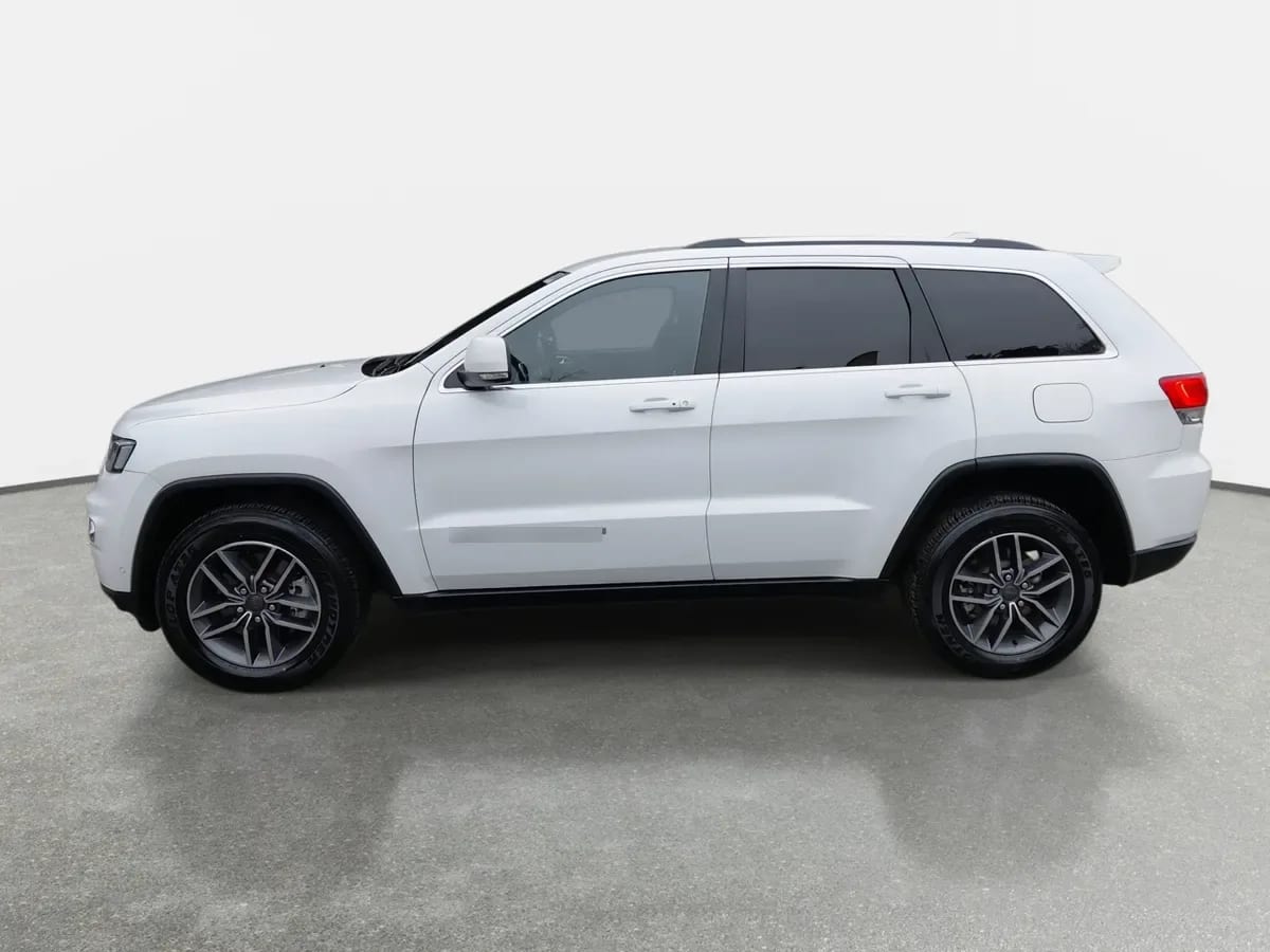 Jeep Grand Cherokee 3.6 Laredo 4x2 At 5p año 2019