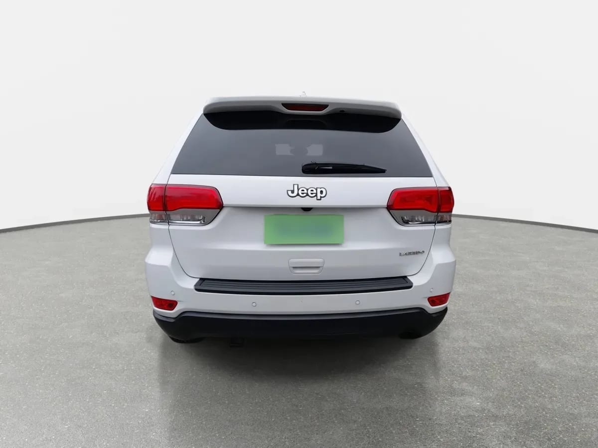 Jeep Grand Cherokee 3.6 Laredo 4x2 At 5p año 2019