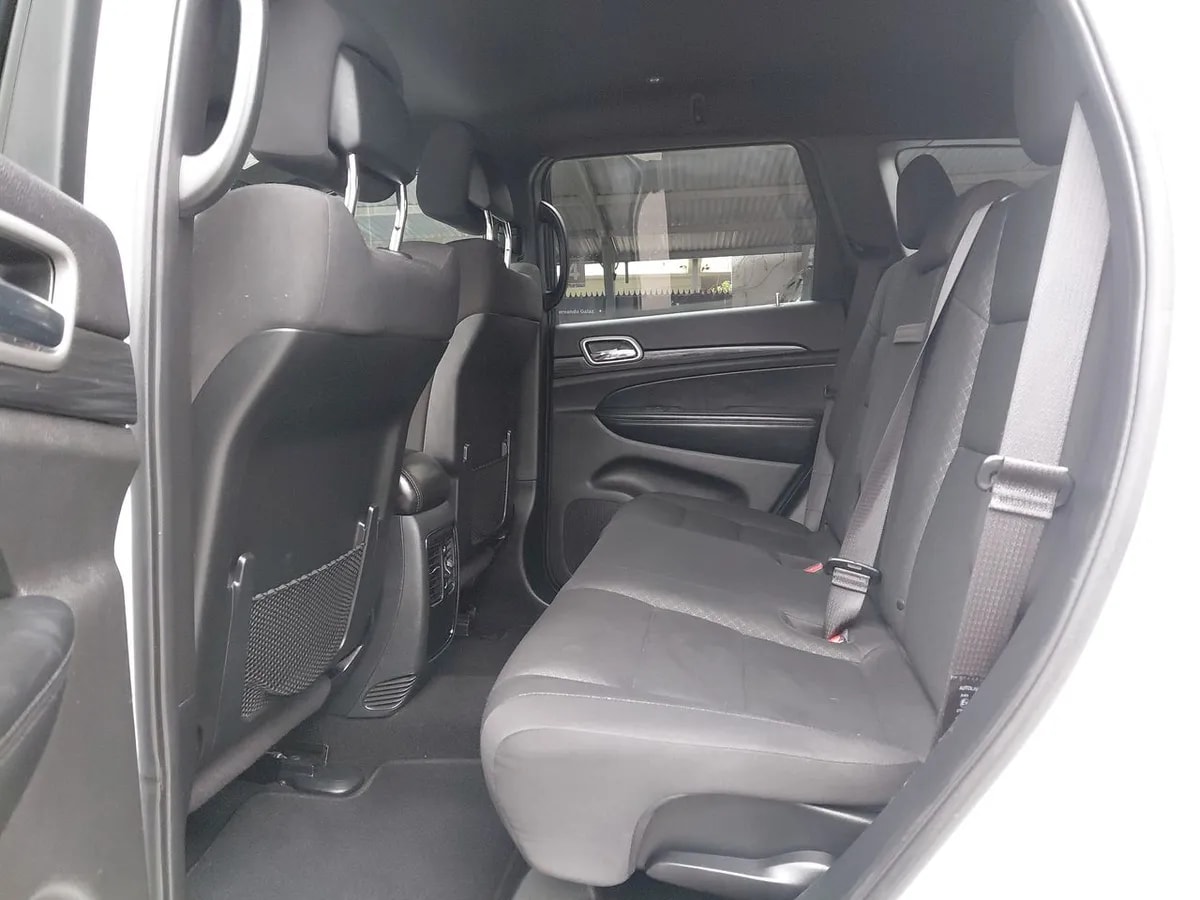 Jeep Grand Cherokee 3.6 Laredo 4x2 At 5p año 2019