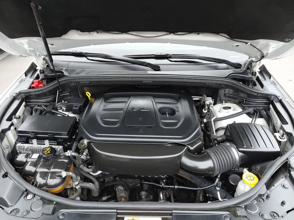 Jeep Grand Cherokee 3.6 Laredo 4x2 At 5p año 2019