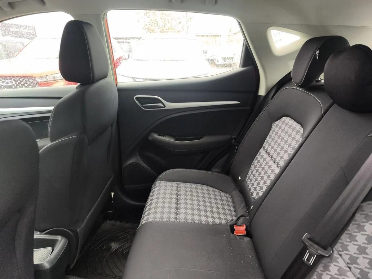MG Mg Zs 1.5 Std Plus 4x2 Mt 5p año 2024